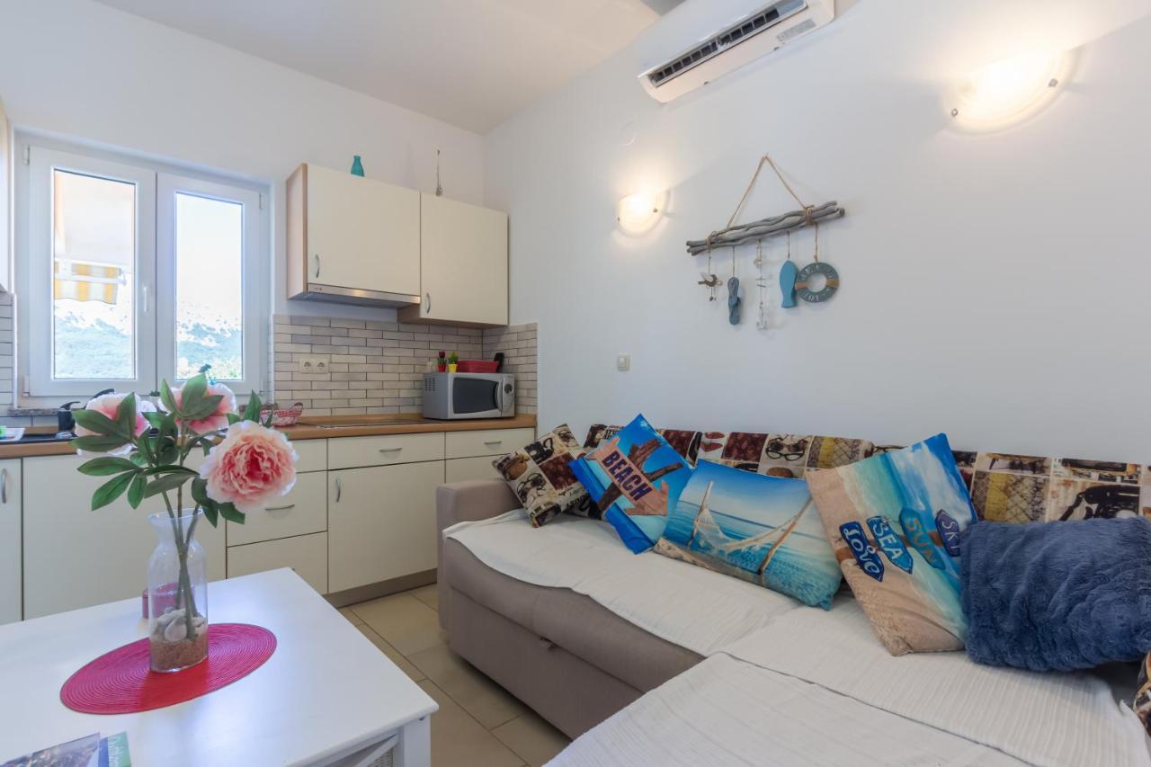 Apartments Ema & Mislav With Terrace 巴斯卡 外观 照片
