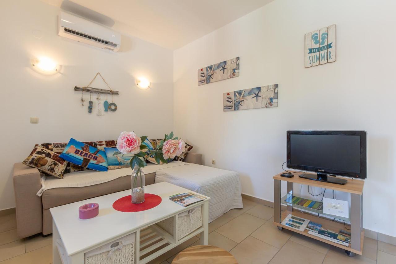 Apartments Ema & Mislav With Terrace 巴斯卡 外观 照片
