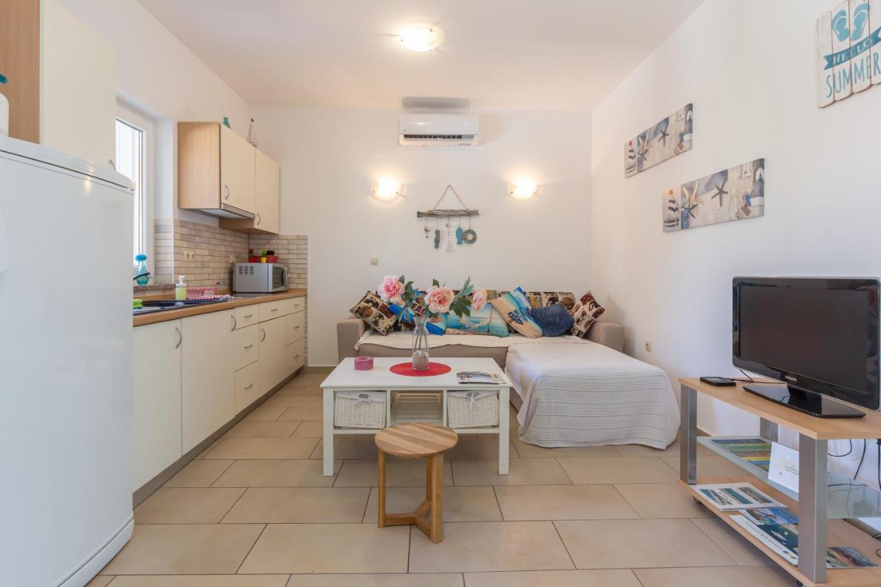 Apartments Ema & Mislav With Terrace 巴斯卡 外观 照片